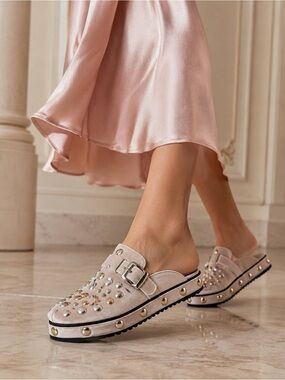 Gianni Bini Women Cream Studded Clog Mule Gold Silver Stud Buckle Size 6 NWT